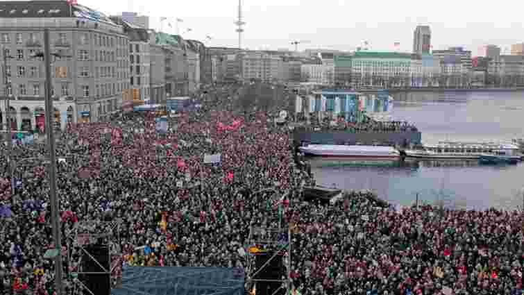 У Німеччині десятки тисяч людей вийшли на мітинги проти правопопулістської партії