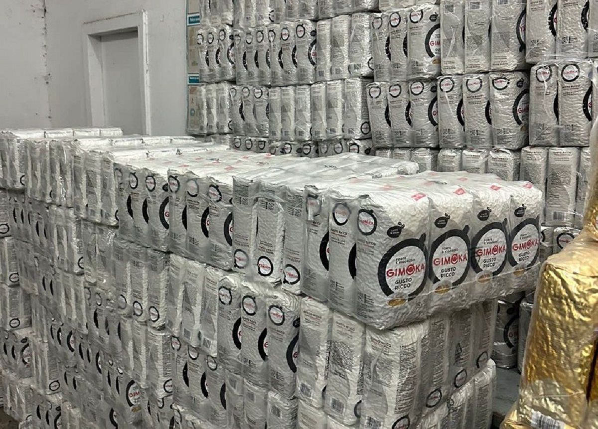 Мешканець Львівщини намагався ввезти в Україну 3,5 тонни контрабандної  італійської кави 