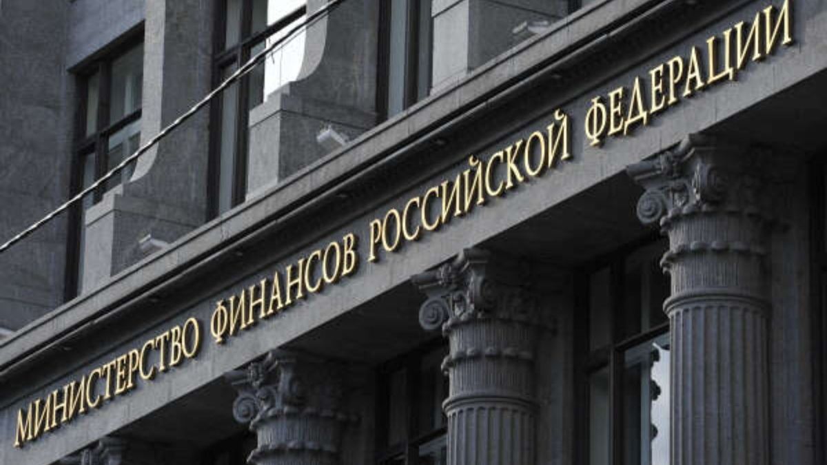 Через війну в Україні Росія витратила майже половину ліквідних ресурсів на добробут