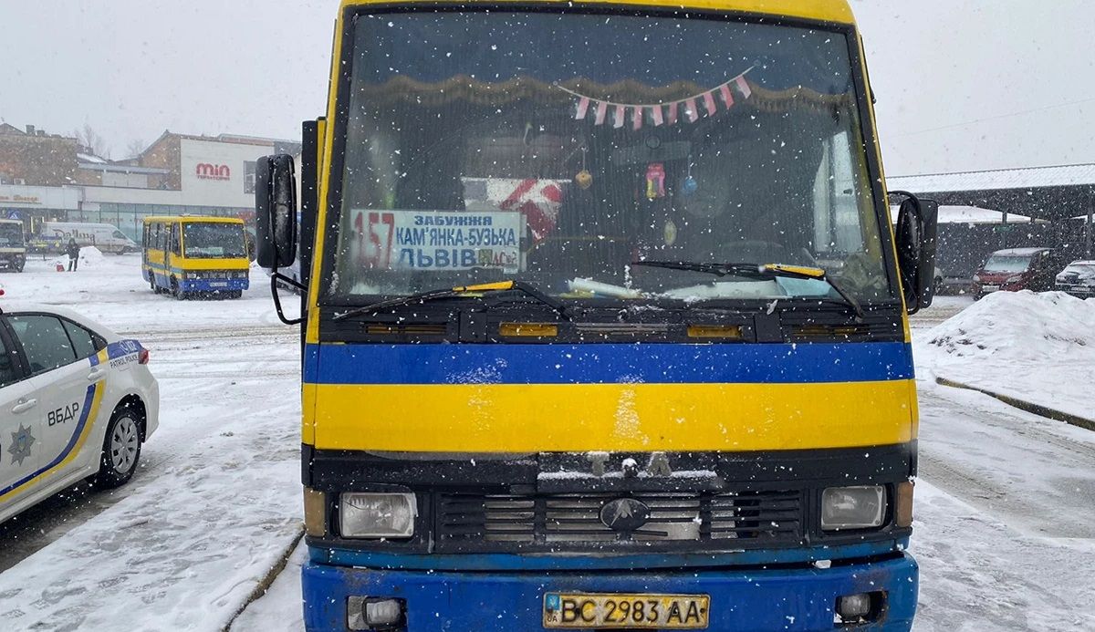 На обласному маршруті на Львівщині виявили нелегального перевізника