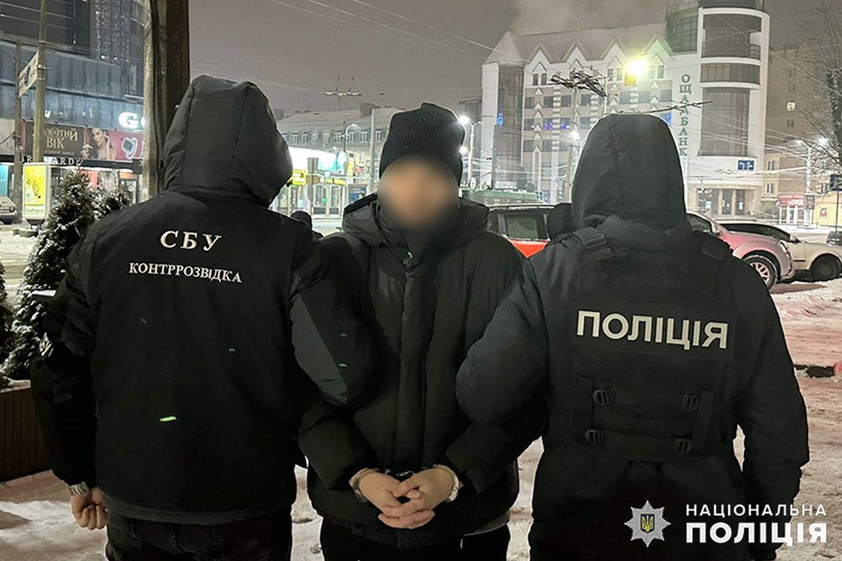26-річного барбера з Хмельницького затримали за переправлення ухилянтів за кордон
