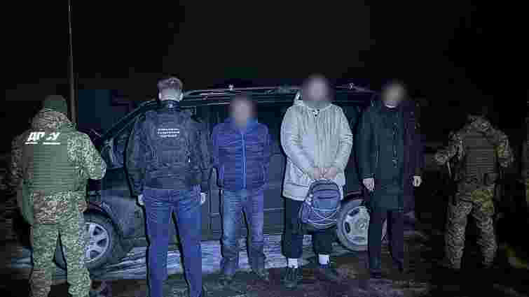 На Буковині прикордонники затримали таксиста, який вивозив ухилянтів до Румунії