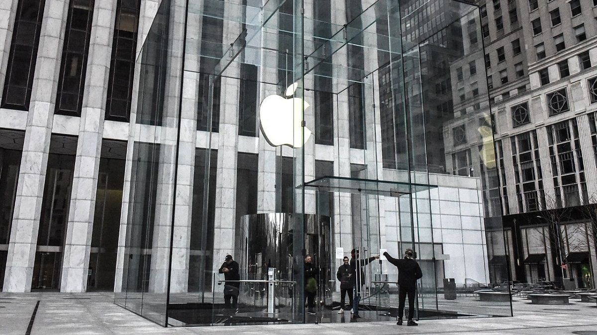 Apple вперше дозволить завантажувати сторонні програми на iPhone