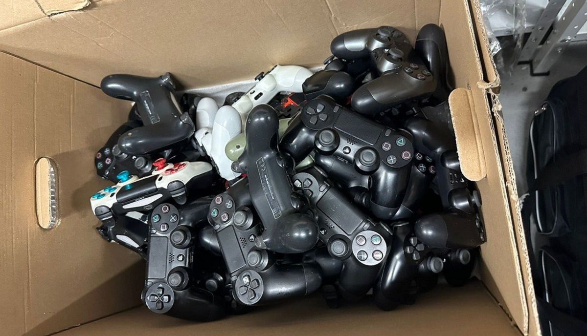 Львівські митники вилучили контрабандні Sony PlayStation на 600 тис. грн