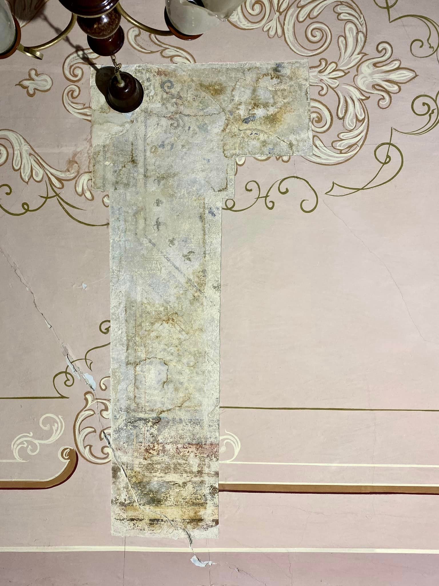 Оригінальні розписи збережені під пізнішими ремонтами