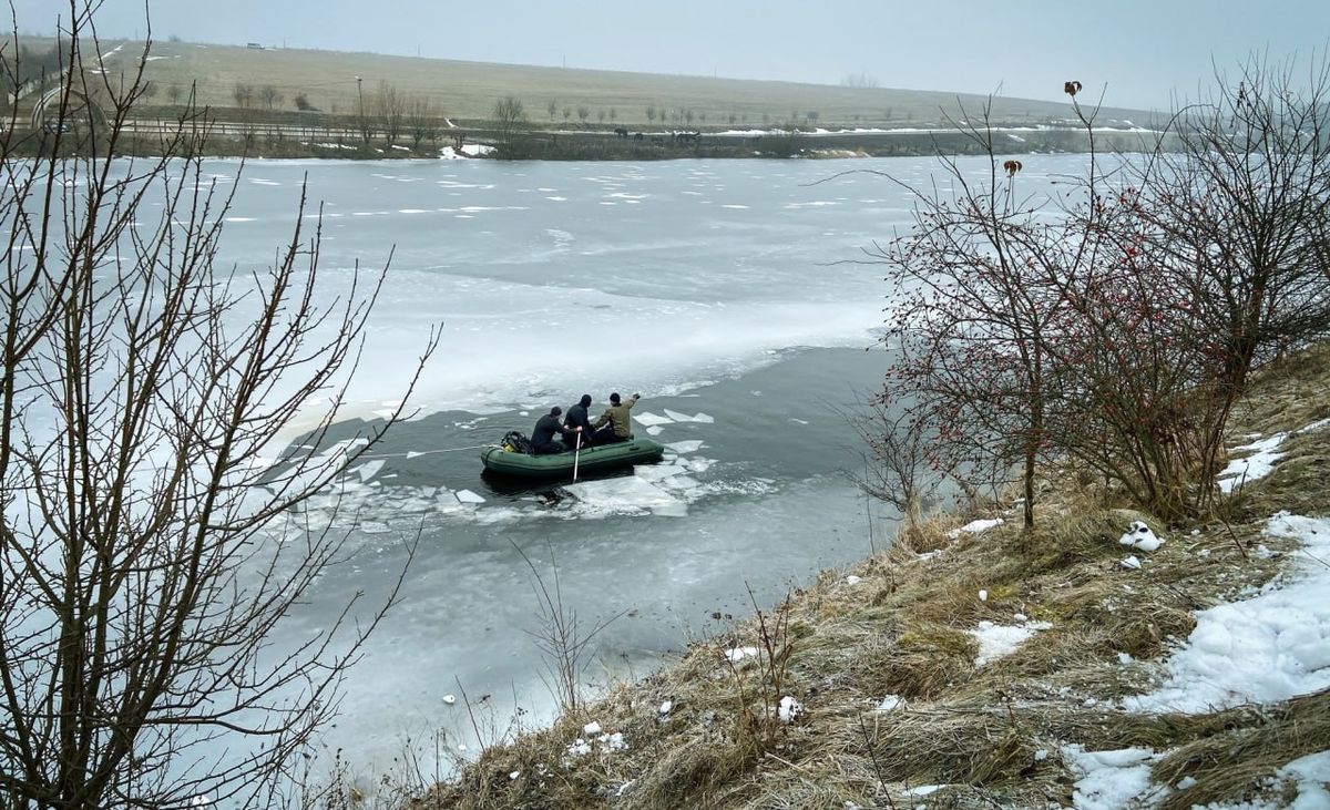 На Тернопільщині троє підлітків провалилися під кригу та втопилися