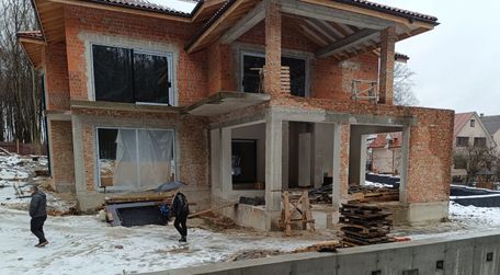 Родина Ігоря Гринкевича незаконно збудувала у Львові розкішний будинок