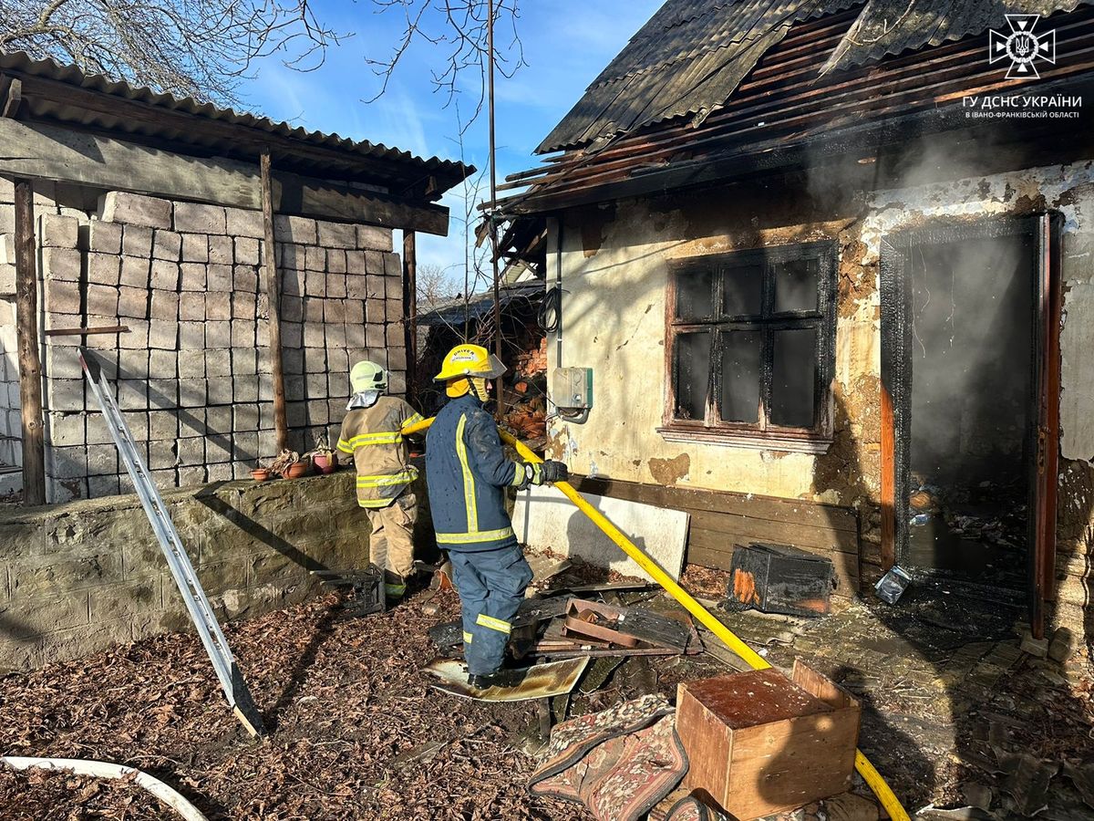 На місці пожежі у Надвірній знайшли тіло 48-річного чоловіка