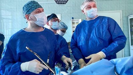 61-річному мешканцю Львівщини зробили дві операції під одним наркозом