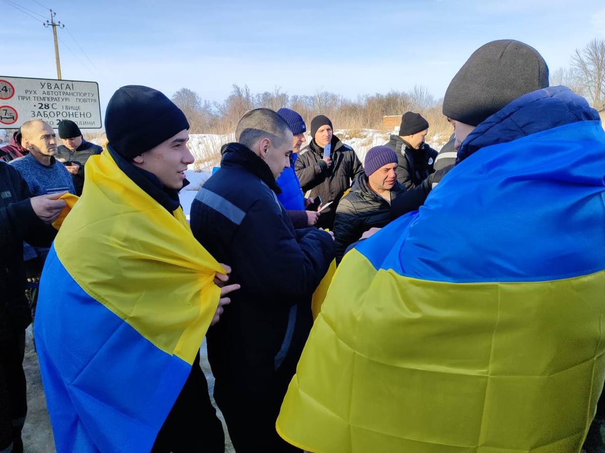 Троє жителів Тернопільщини повернулися додому з російського полону