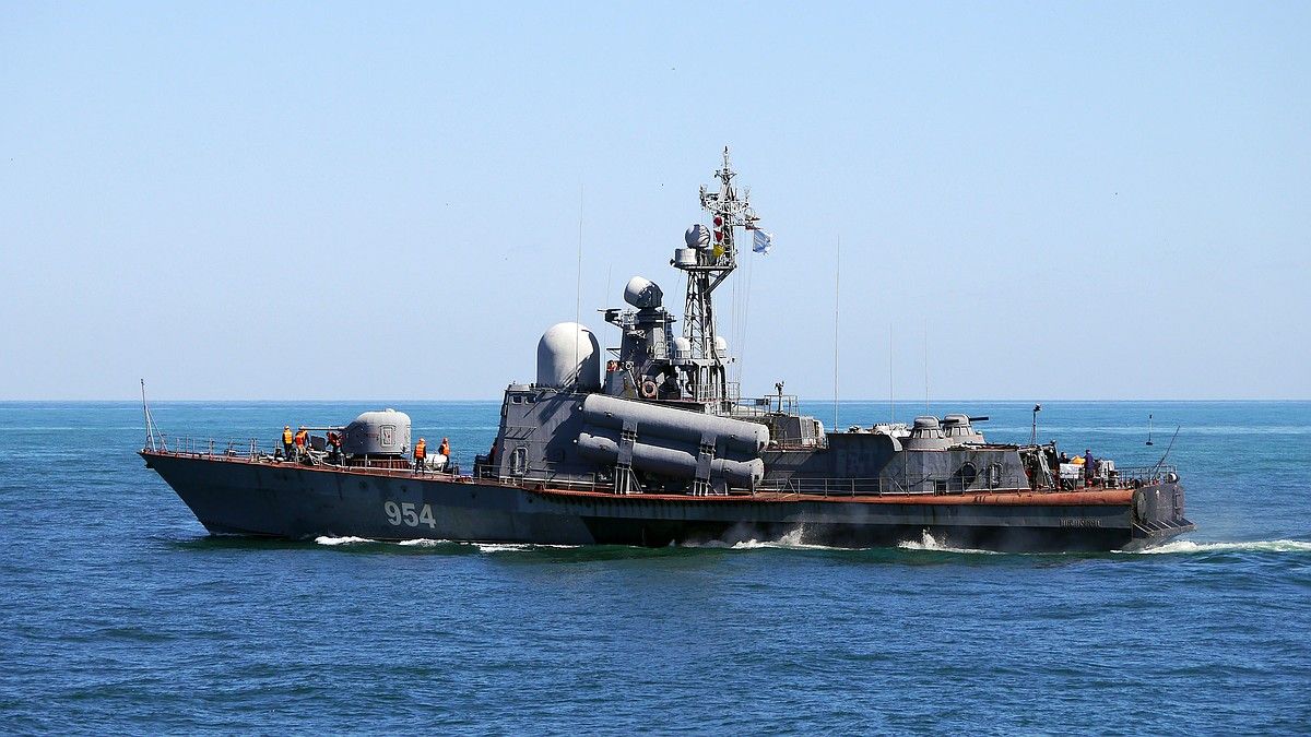 Надводні дрони ГУР потопили російський ракетний катер «Івановєц»