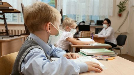 Через зростання захворюваності на ГРВІ та грип школи Мукачева переходять на дистанційне навчання