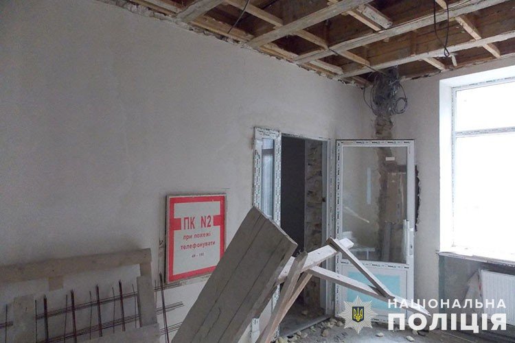 Приміщення в гуртожитках не дороблені, в них чимало сміття