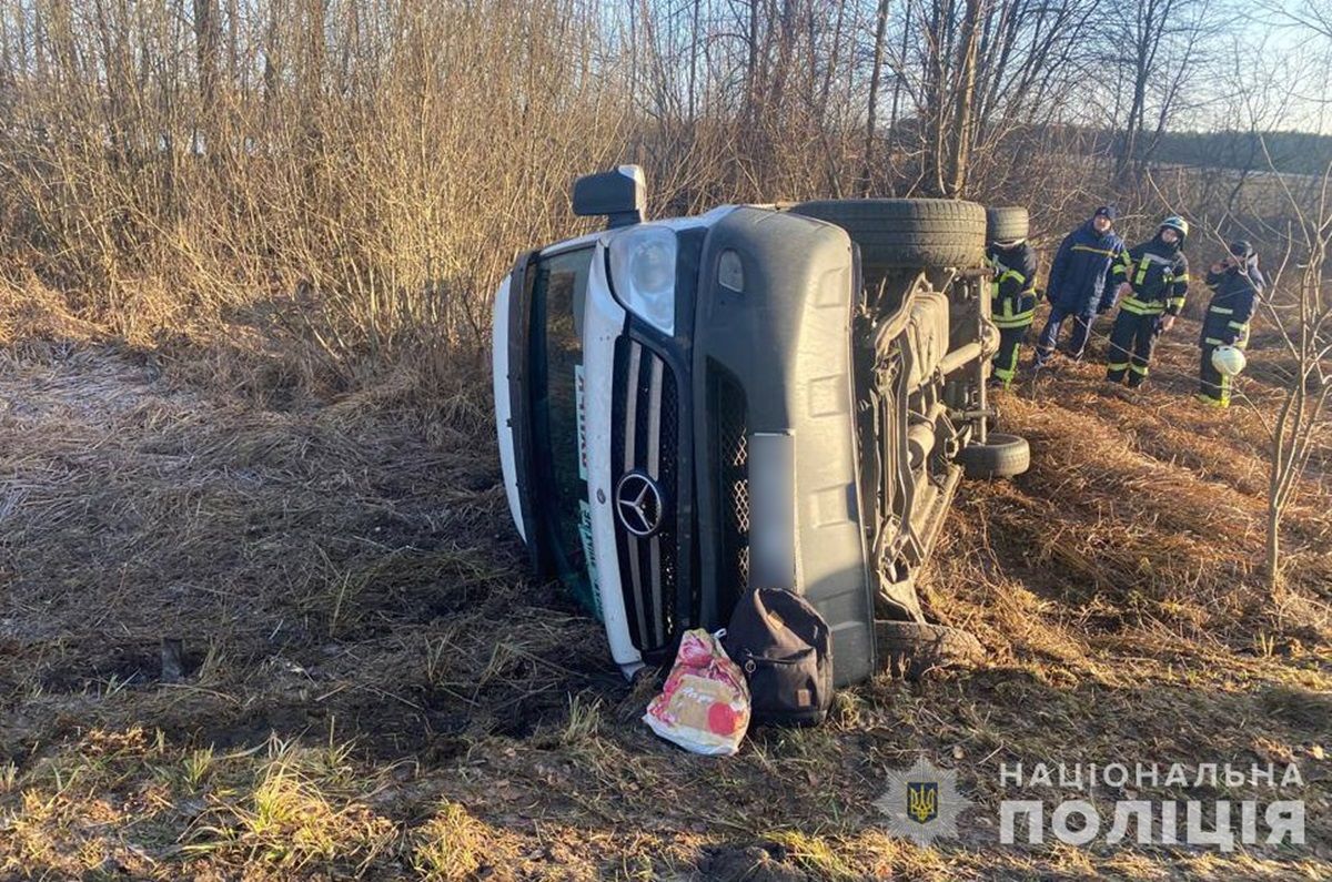 На Волині перекинувся рейсовий автобус з 8 пасажирами