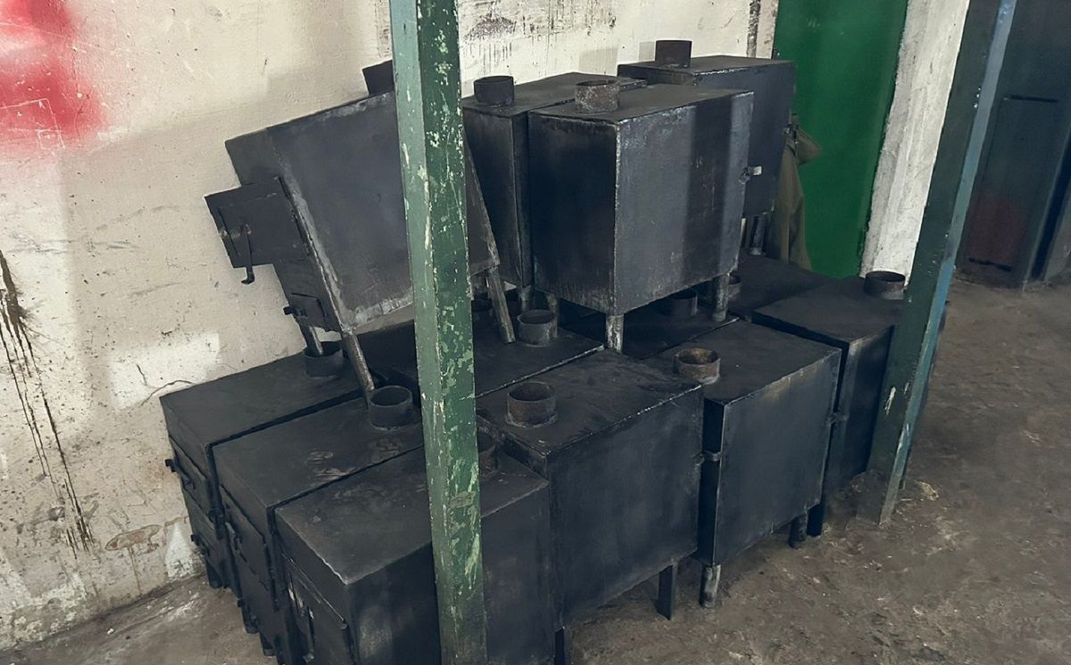 ДБР затримало на хабарах двох посадовців колоній з Рівненщини та Прикарпаття