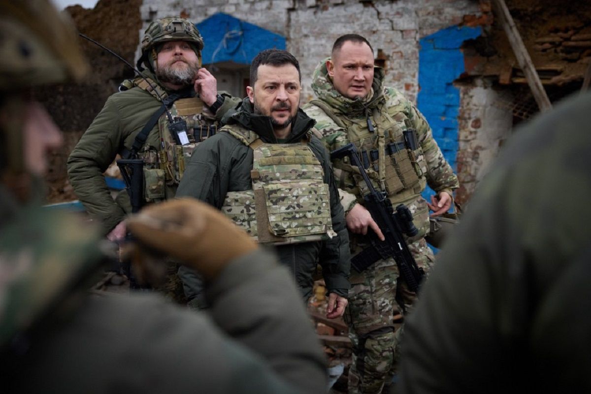 Володимир Зеленський відвідав позиції українських військових у районі села Роботине