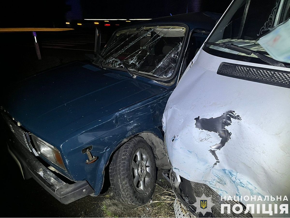 На Львівщині після ДТП з мікроавтобусом водія та пасажира «Жигулів» госпіталізували 