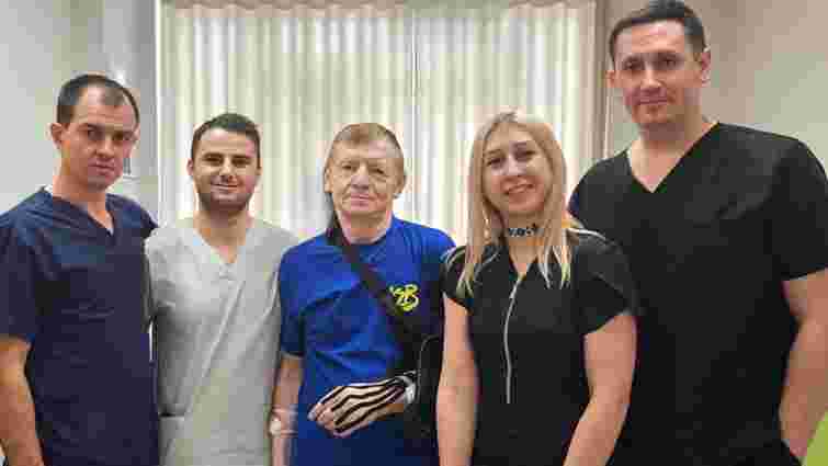 Лікарі врятували від ампутації 64-річному львів’янину травмовану болгаркою руку