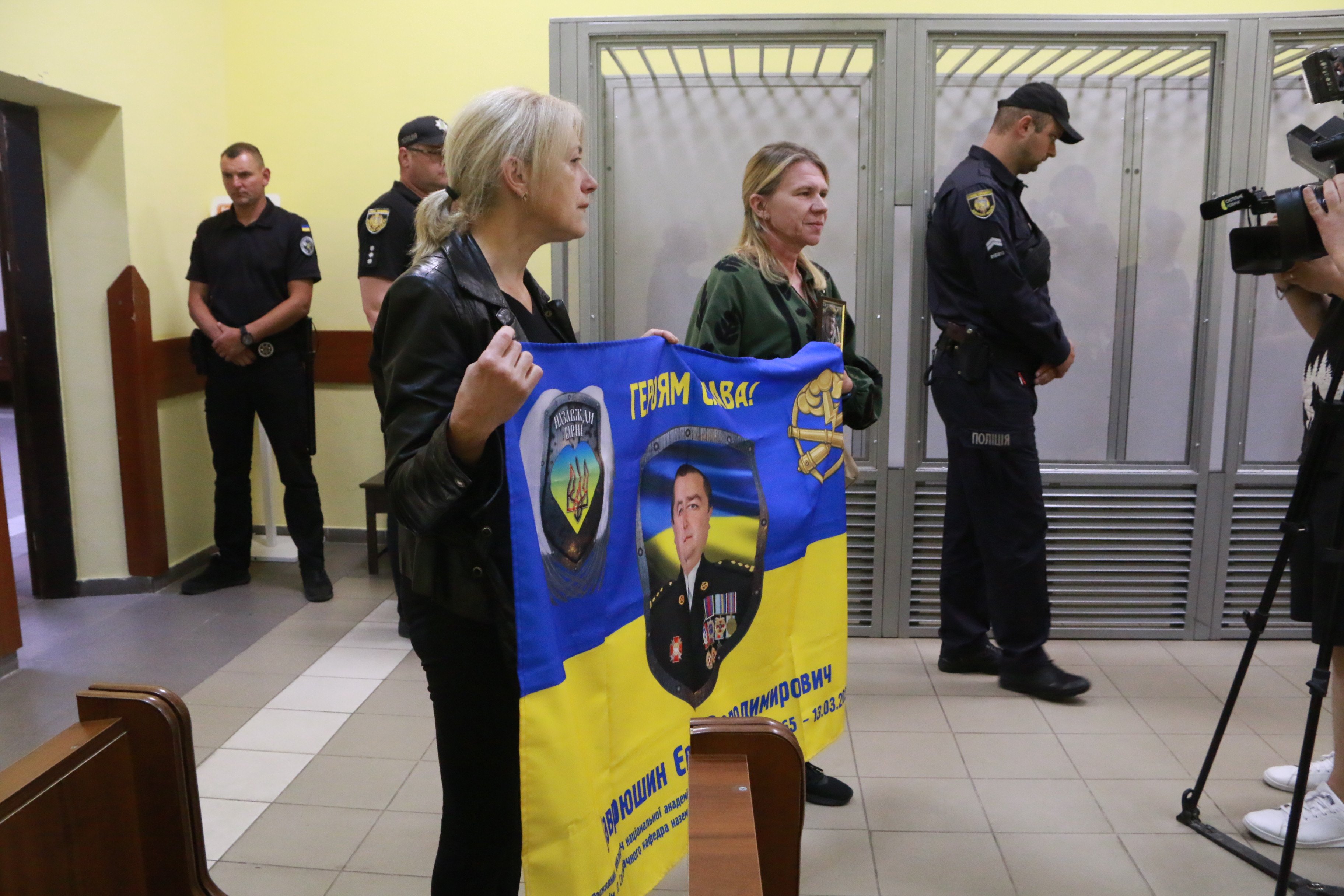 Дружини загиблих військових Надія Гаврюшина і Олена Ящишин (Фото ZAXID.NET)