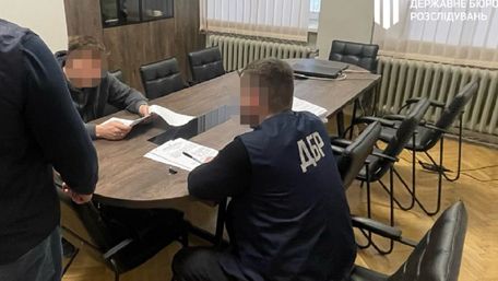 44-річного майора СБУ у Львові затримали за переправлення ухилянтів