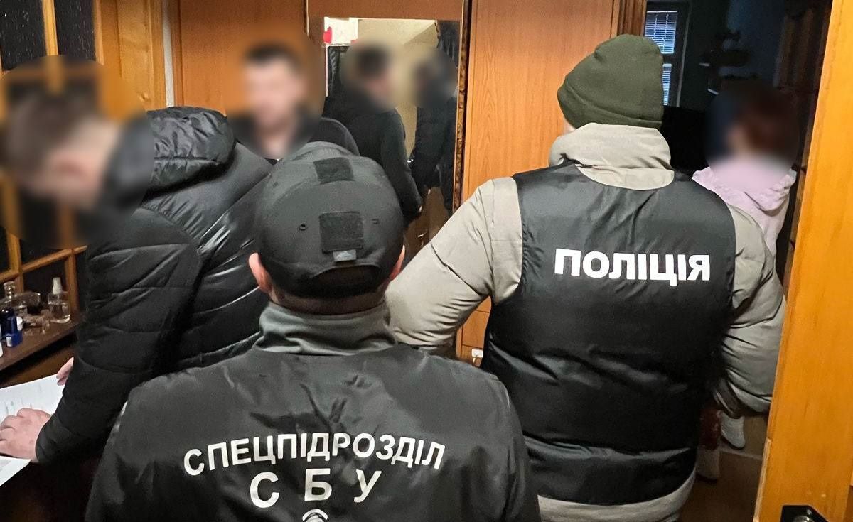 На Буковині затримали фальшивомонетників за збут валюти в обмінниках