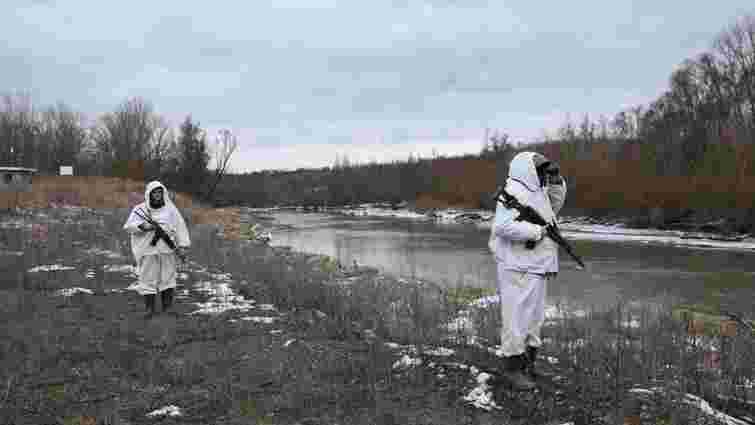 Румунські прикордонники навпроти пункту пропуску «Мамалига» з річки Прут витягнули потопельника