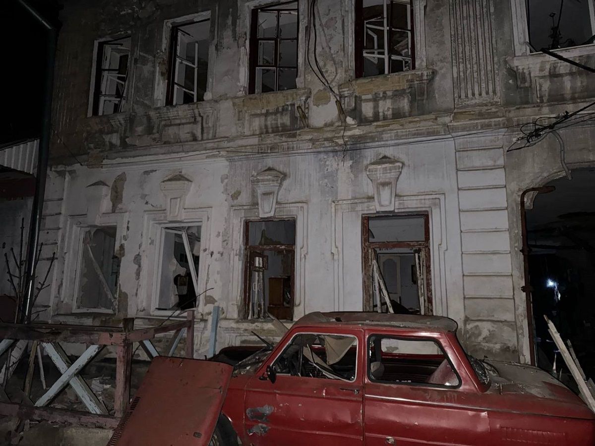 Росіяни вночі атакували дронами Одесу і Миколаїв, є руйнування
