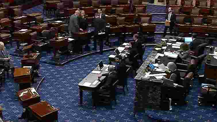 Сенат США підтримав розгляд законопроекту про допомогу Україні 