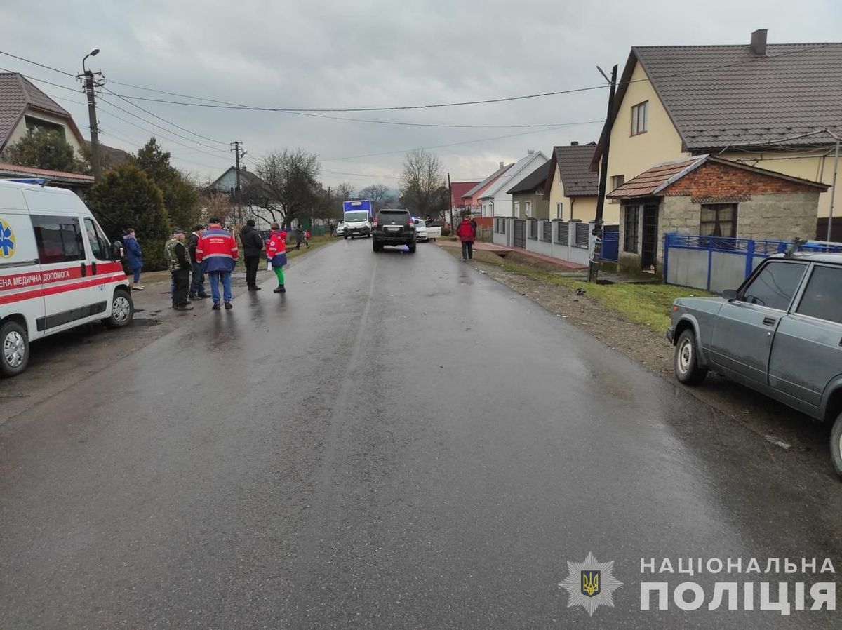 На Закарпатті водійка Toyota Land Cruiser на смерть збила 62-річну жительку села