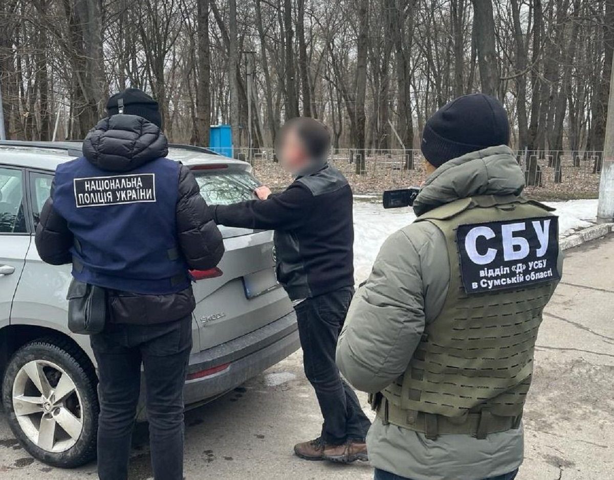 Начальника управління Сумської ОВА спіймали на одержанні 5 тис. доларів хабара