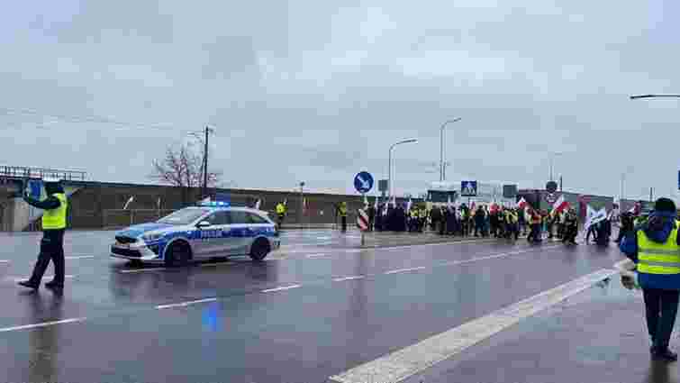Польські страйкарі заблокували ще два пункти пропуску на кордоні з Україною