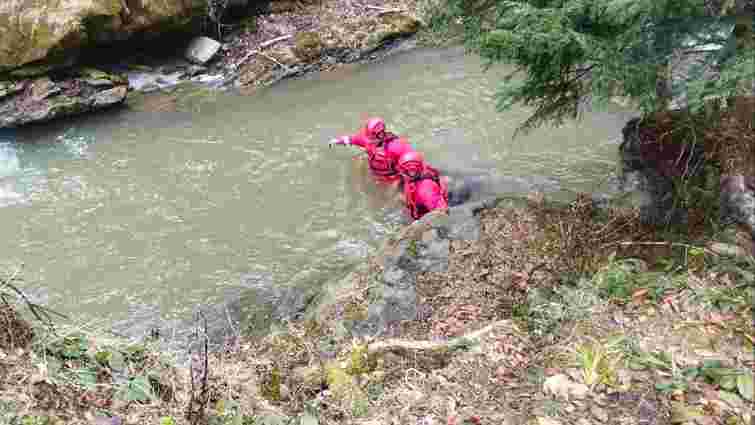 На Буковині в гірській річці Бурсуки виявили тіло 31-однорічного чоловіка 