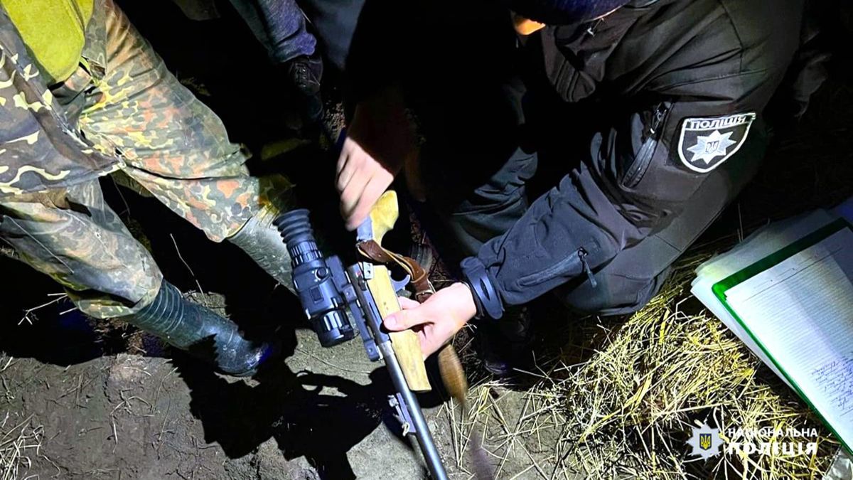 У мешканця Прикарпаття знайшли арсенал вогнепальної зброї та 1300 набоїв