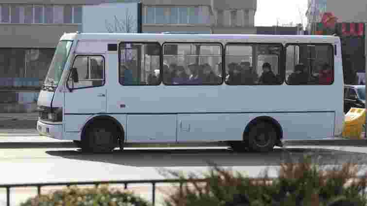 Трьох приватних перевізників у Львові оштрафували за брак автобусів на маршрутах