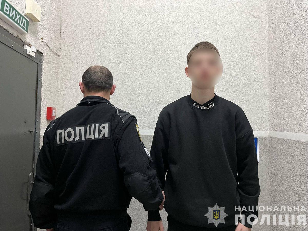 У Мукачеві бандити з пістолетами змусили чоловіка перерахувати гроші на їх банківський рахунок