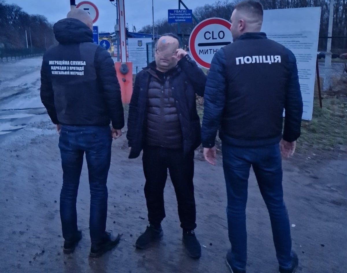 Франківська міграційна служба видворила з України 45-річного злочинця з Грузії  