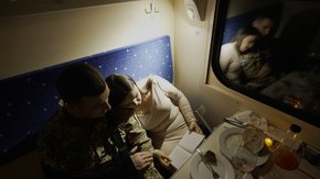 У Львові поранені військовослужбовці проїхалися романтичним експресом від «Укрзалізниці»