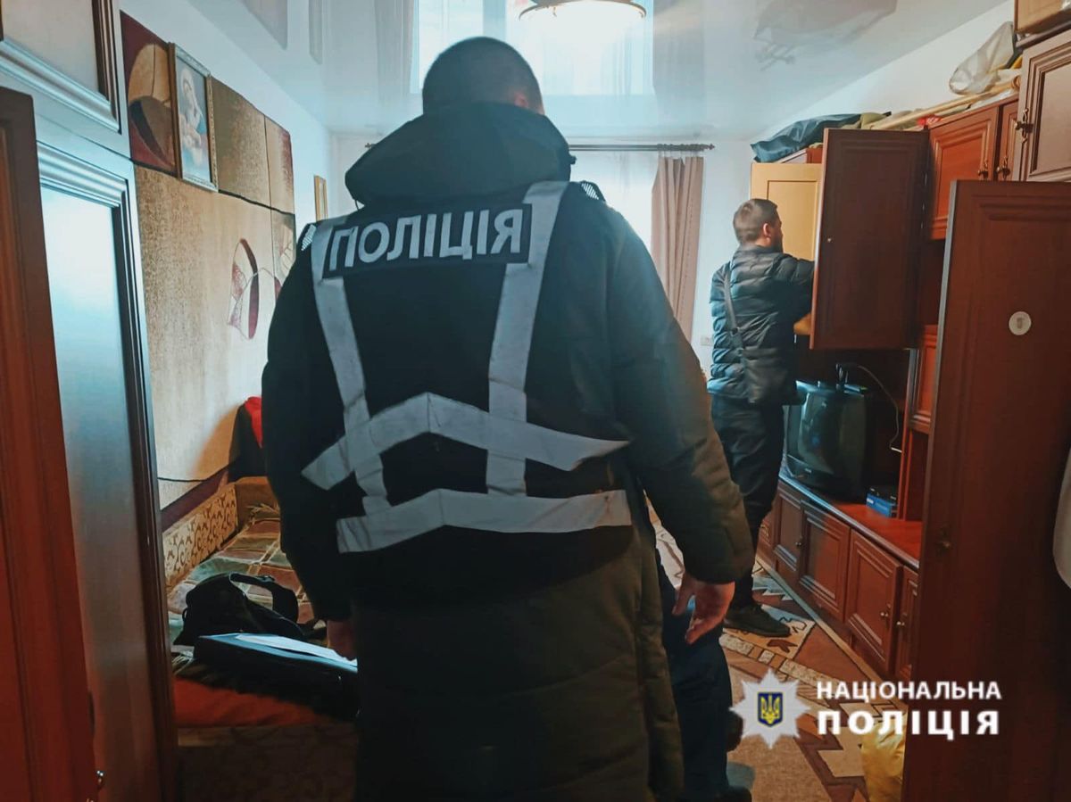 На Прикарпатті поліція затримала 27-річного торговця зброєю
