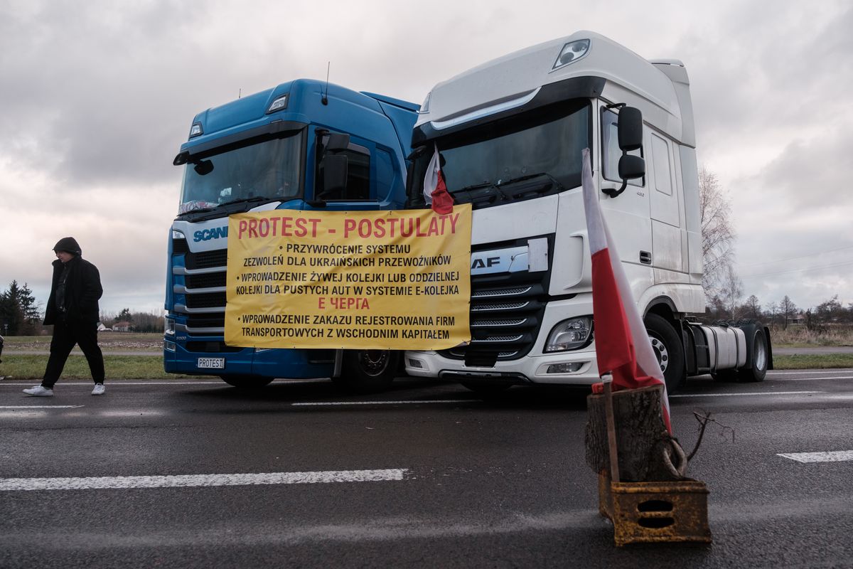 Митниця радить водіям вантажівок оминати пункт пропуску «Ягодин-Дорогуськ»