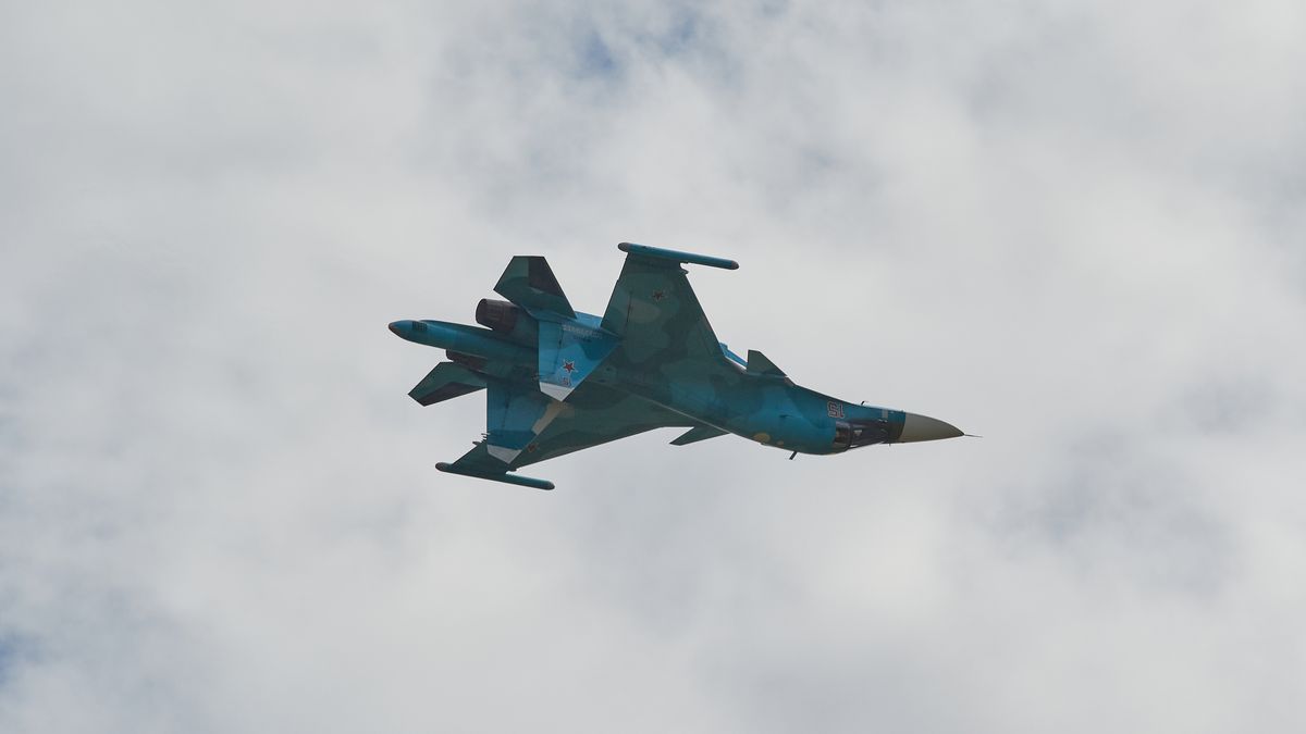 Сили ППО уночі знищили ще один Су-34, понад десяток дронів та керовану ракету 