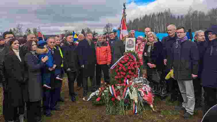  У Польщі під час пам'ятних урочистостей українці засвистали російського посла