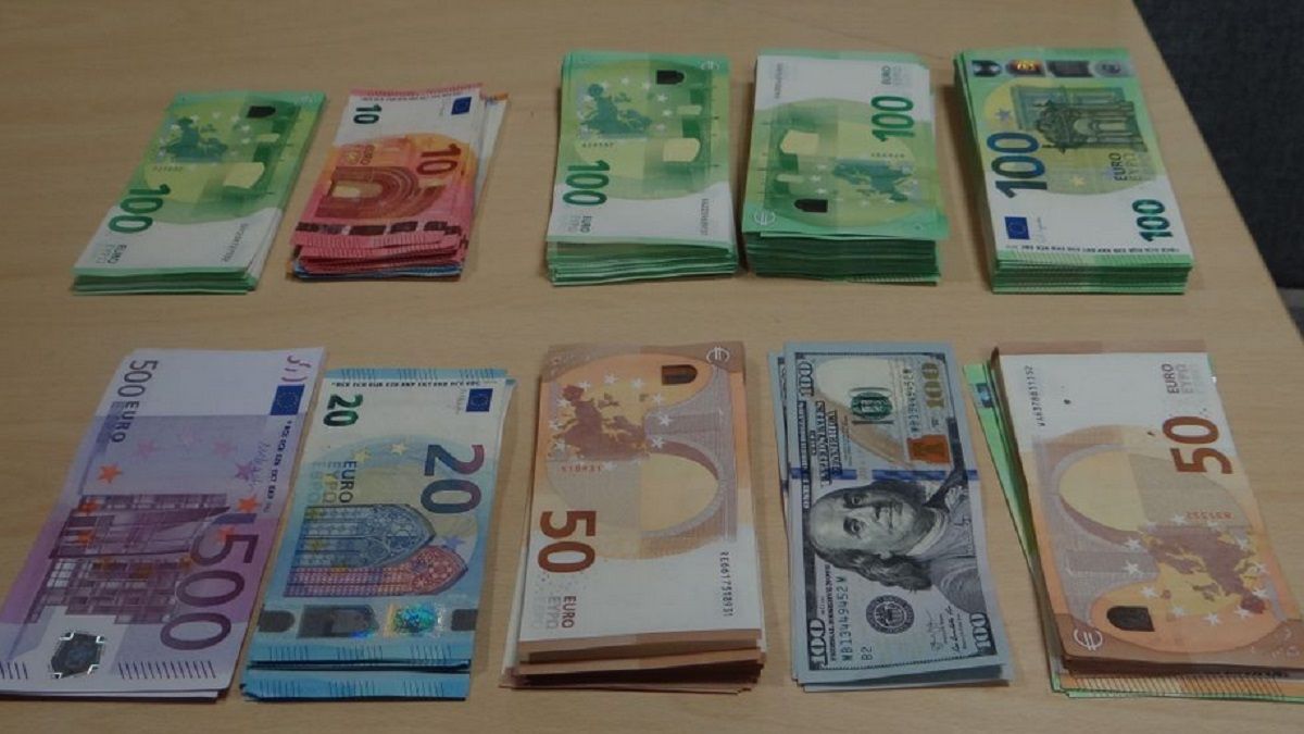 Польські митники виявили на кордоні в українців незадекларовану валюту