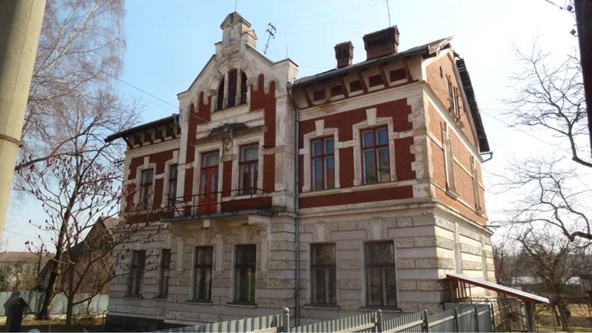 Міськрада Дрогобича продала приміщення факультету педагогічного університету