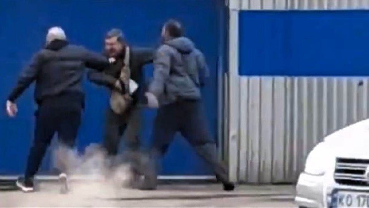 Поліція розслідує побиття військовослужбовця у Мукачеві