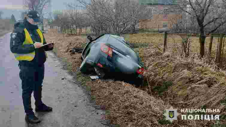 На Прикарпатті внаслідок зіткнення з бетонним містком загинув 42-річний водій 