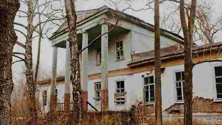 Львівські пам’яткоохоронці почали відновлювати козацький маєток на Чернігівщині