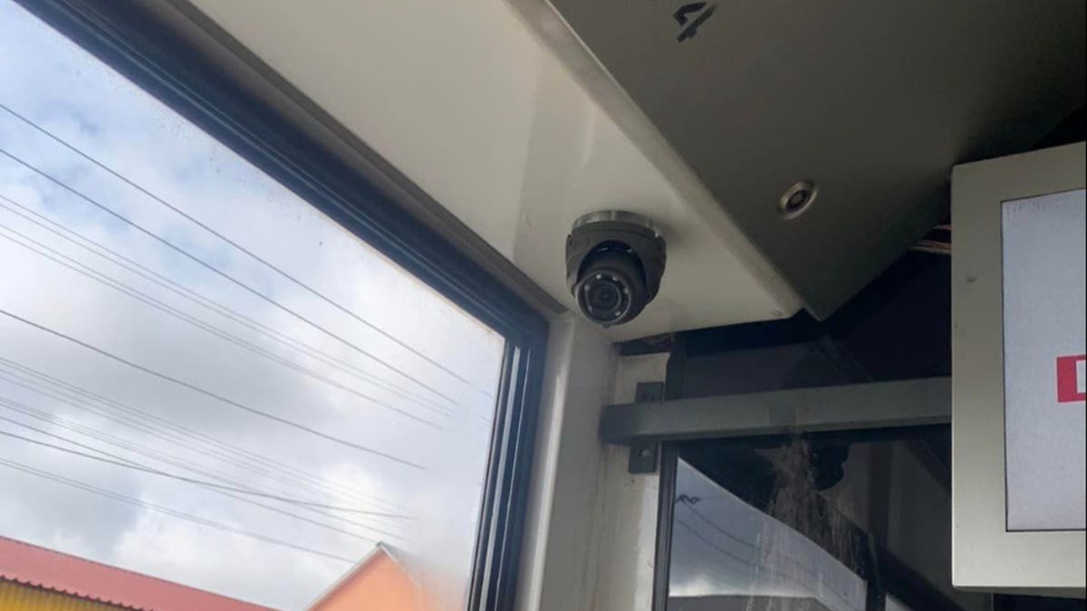 У тролейбусах Хмельницького встановлюють камери відеоспостереження
