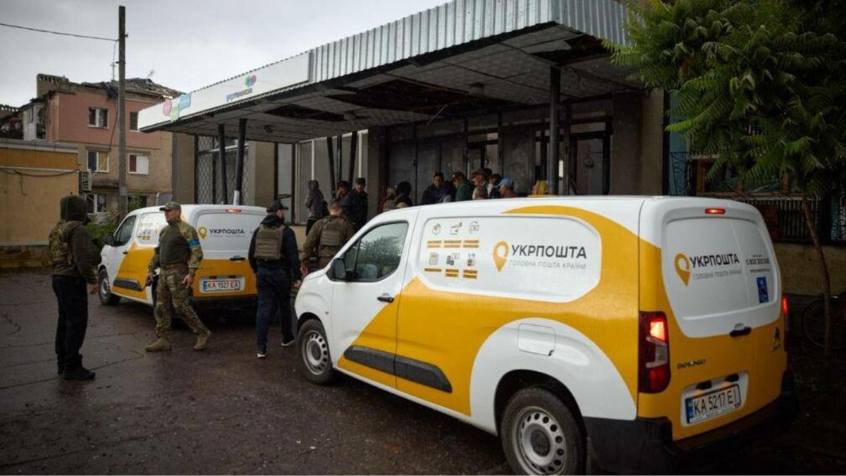 «Укрпошта» почала продавати та доставляти ліки 