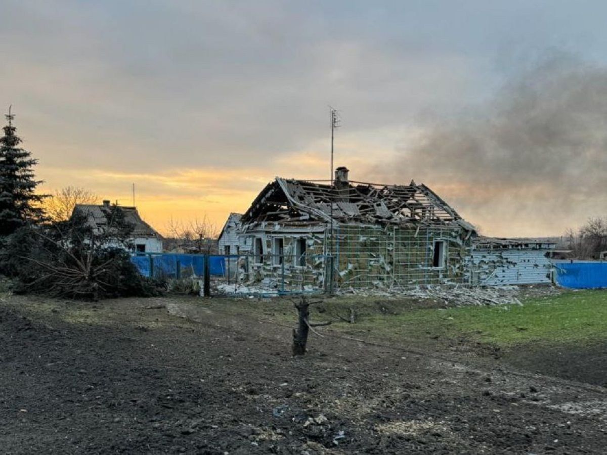 Росіяни обстріляли з «Ураганів» село на Донеччині, є жертви