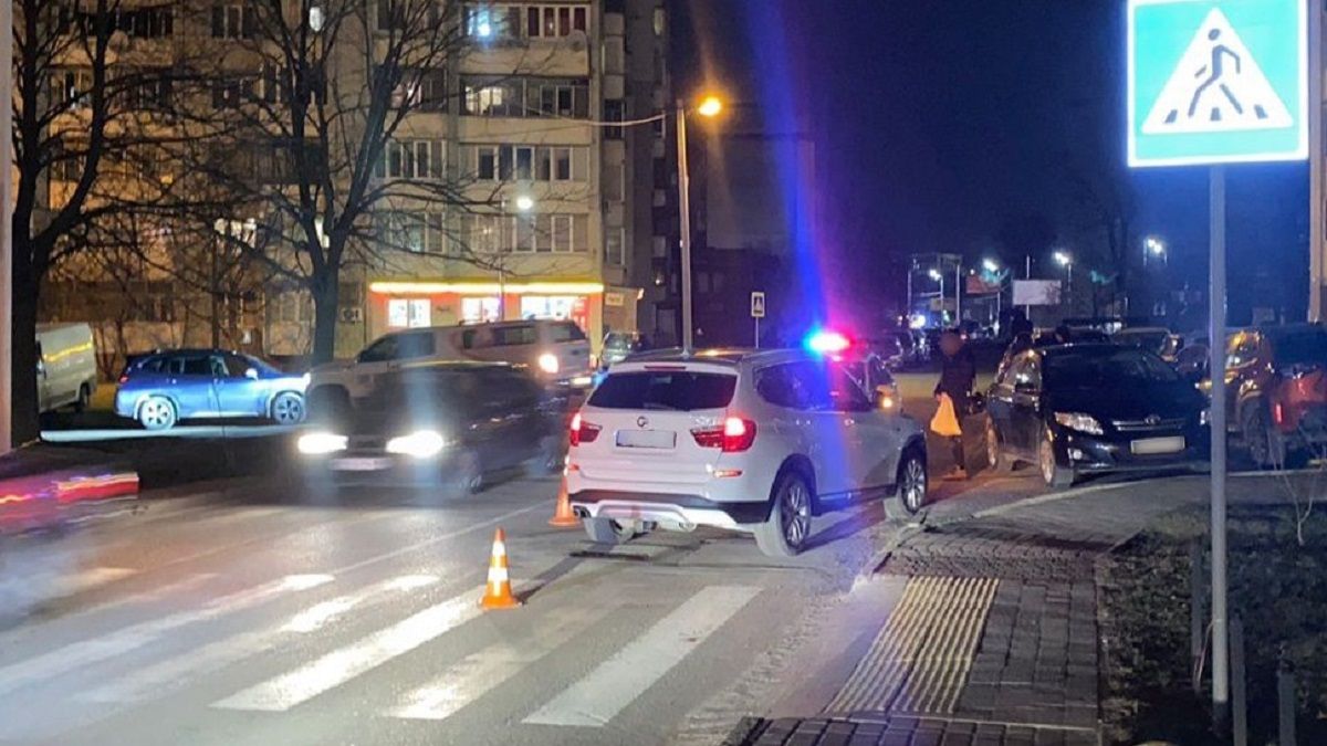 Львів’янка на BMW збила 42-річну пішоходку, жінка в реанімації